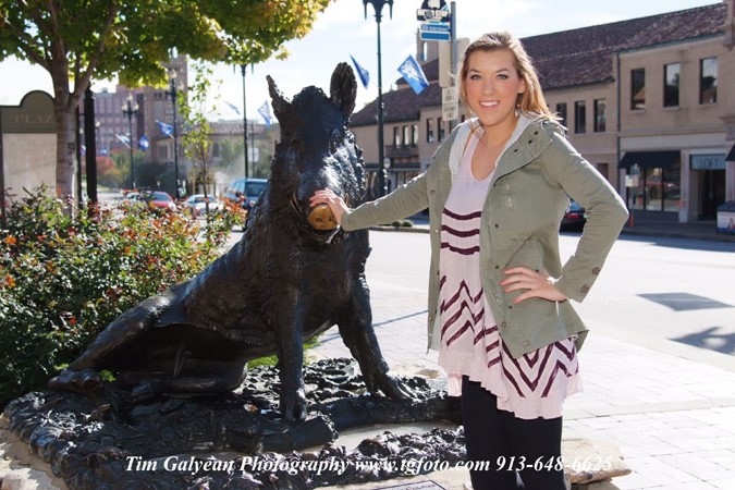 Overland,Park,arboretum,portraits,Downtown,buildings,Kansas,City,Overland,Park,senior,pictures